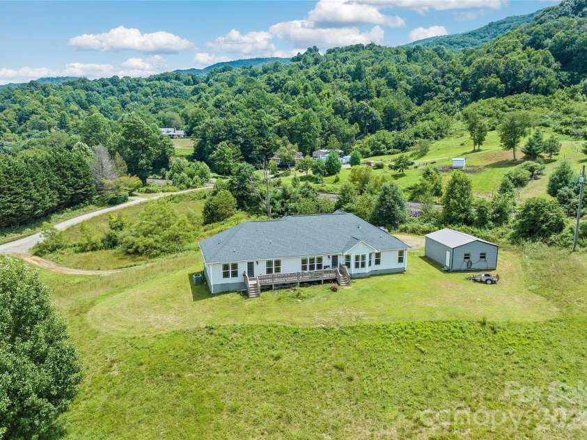 232 Applehill Drive, Waynesville, NC 28786.  MLS# CAR4385199, YatesRealty ID 49598. 