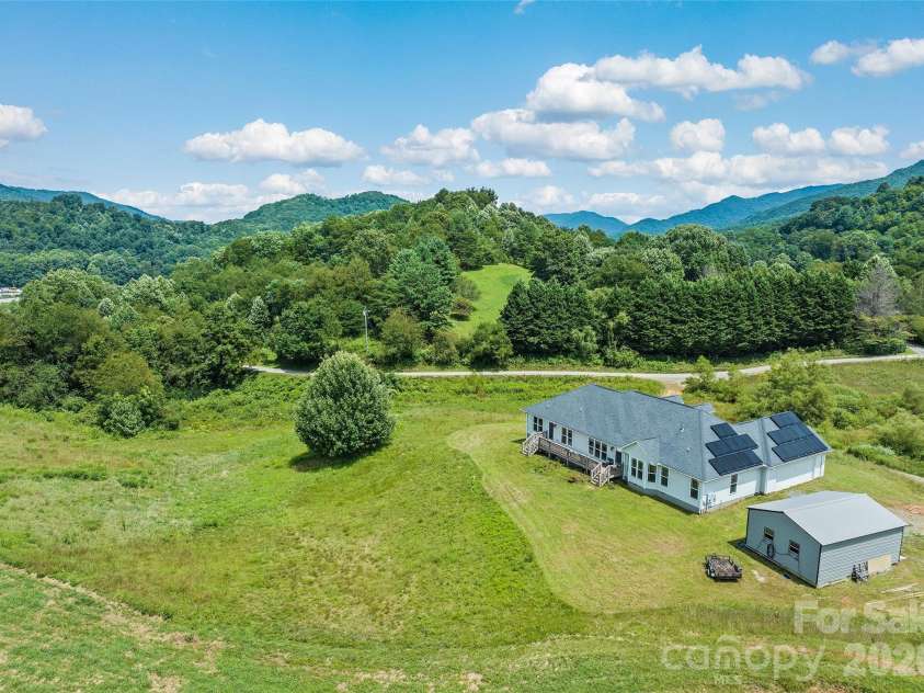 232 Applehill Drive, Waynesville, NC 28786.  MLS# CAR4385199, YatesRealty ID 49598. 