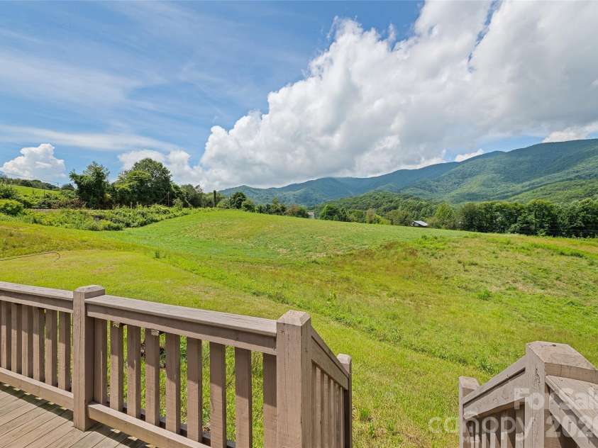 232 Applehill Drive, Waynesville, NC 28786.  MLS# CAR4385199, YatesRealty ID 49598. 