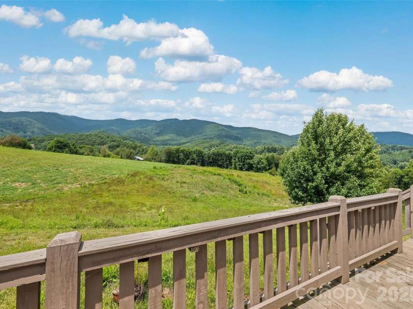 232 Applehill Drive, Waynesville, NC 28786.  MLS# CAR4385199, YatesRealty ID 49598. 