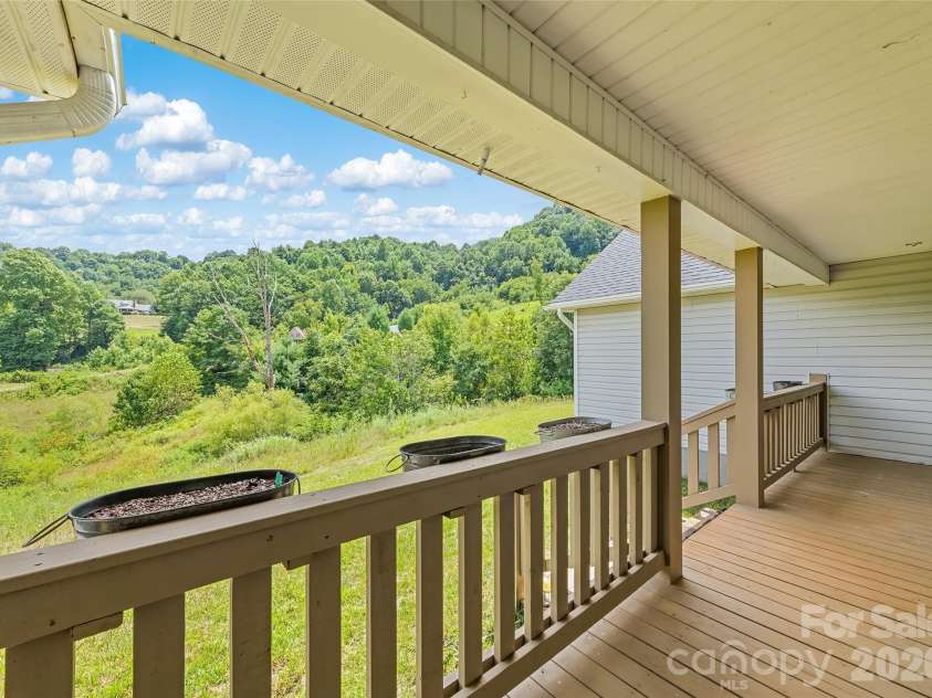 232 Applehill Drive, Waynesville, NC 28786.  MLS# CAR4385199, YatesRealty ID 49598. 