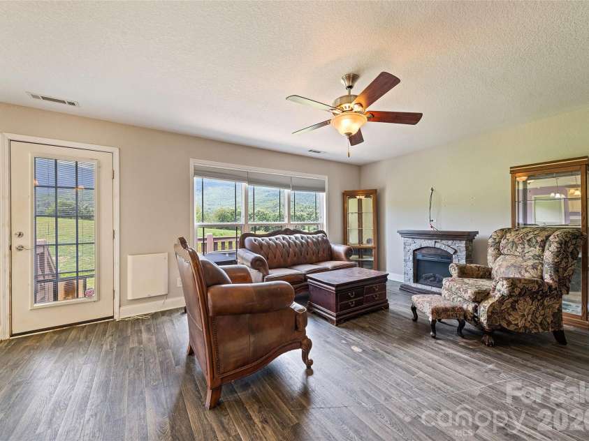 232 Applehill Drive, Waynesville, NC 28786.  MLS# CAR4385199, YatesRealty ID 49598. 