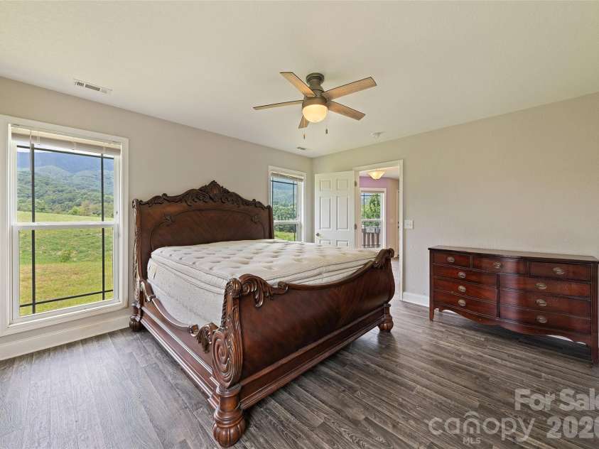 232 Applehill Drive, Waynesville, NC 28786.  MLS# CAR4385199, YatesRealty ID 49598. 