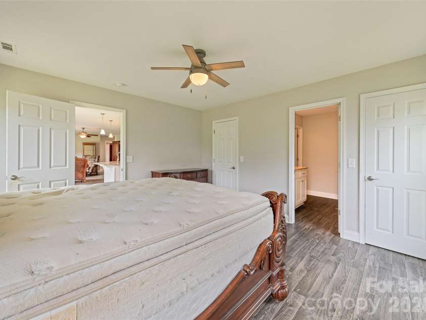 232 Applehill Drive, Waynesville, NC 28786.  MLS# CAR4385199, YatesRealty ID 49598. 