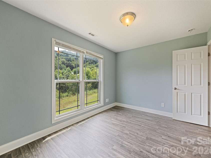 232 Applehill Drive, Waynesville, NC 28786.  MLS# CAR4385199, YatesRealty ID 49598. 