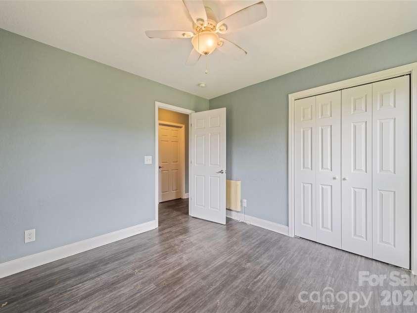 232 Applehill Drive, Waynesville, NC 28786.  MLS# CAR4385199, YatesRealty ID 49598. 