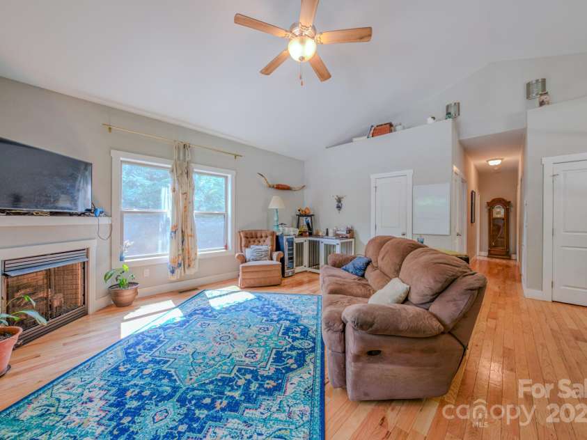 136 Old County Home Road, Asheville, NC 28806.  MLS# CAR4266936, YatesRealty ID 496. 