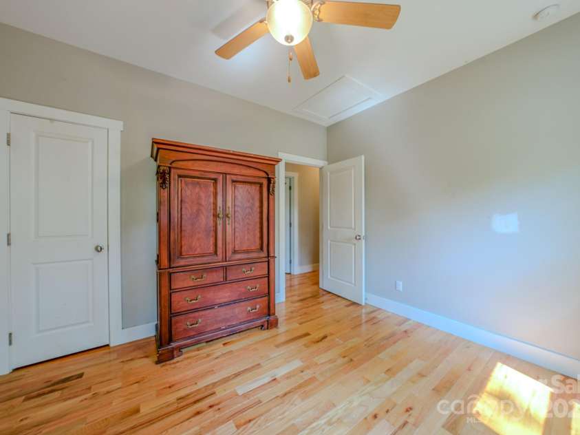 136 Old County Home Road, Asheville, NC 28806.  MLS# CAR4266936, YatesRealty ID 496. 