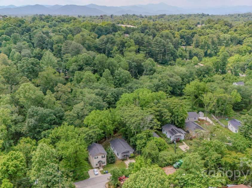 136 Old County Home Road, Asheville, NC 28806.  MLS# CAR4266936, YatesRealty ID 496. 