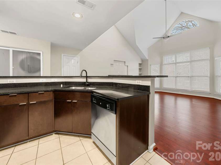 509 Graham Street, Charlotte, NC 28202.  MLS# CAR4333600, YatesRealty ID 4960. 