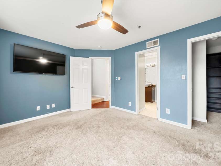 509 Graham Street, Charlotte, NC 28202.  MLS# CAR4333600, YatesRealty ID 4960. 