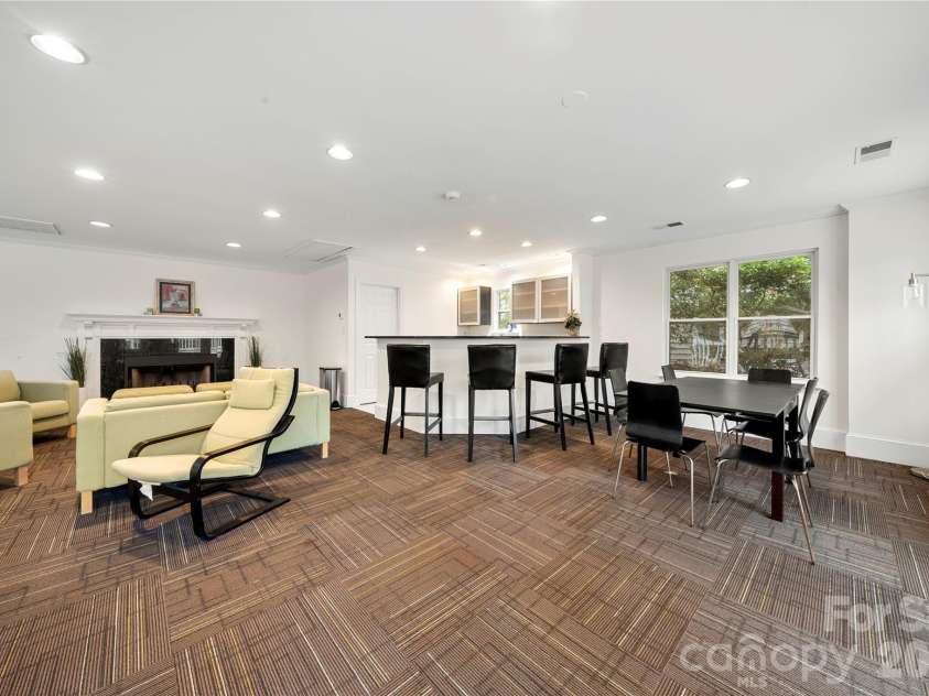 509 Graham Street, Charlotte, NC 28202.  MLS# CAR4333600, YatesRealty ID 4960. Clubhouse