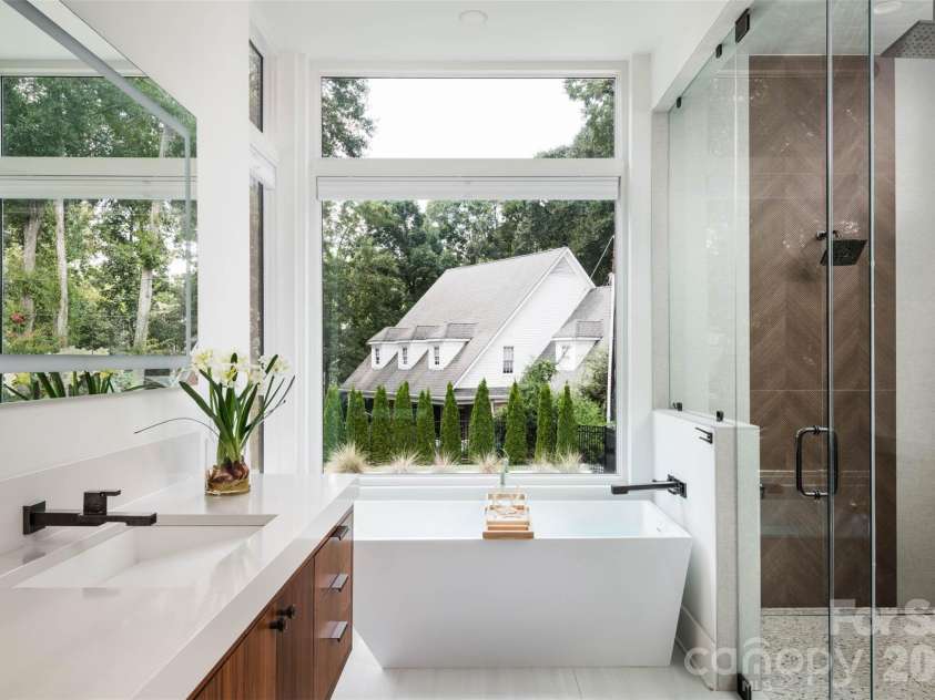 5620 Merry Mount Drive, Charlotte, NC 28226.  MLS# CAR4420251, YatesRealty ID 49600. 