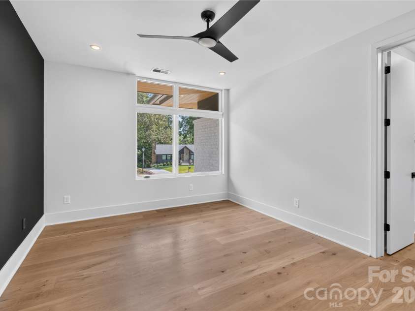 5620 Merry Mount Drive, Charlotte, NC 28226.  MLS# CAR4420251, YatesRealty ID 49600. 