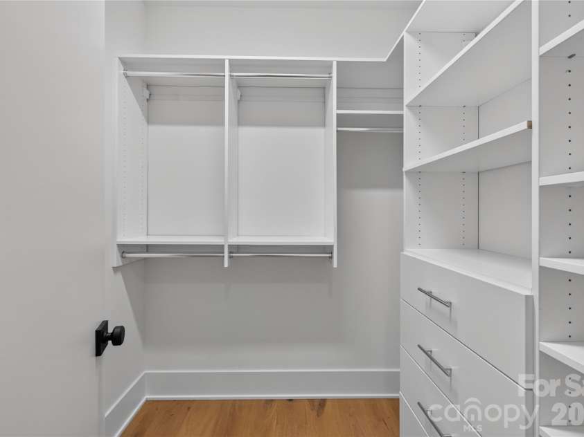 5620 Merry Mount Drive, Charlotte, NC 28226.  MLS# CAR4420251, YatesRealty ID 49600. 