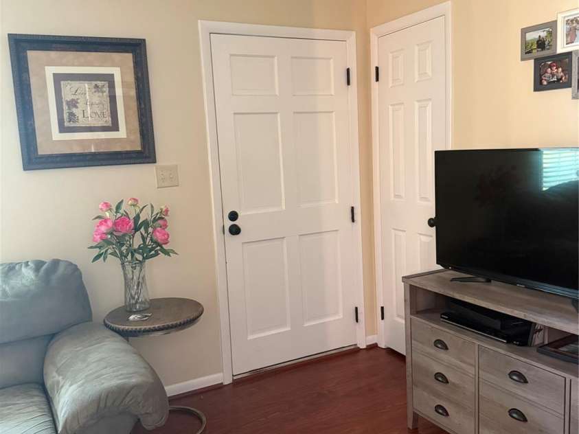 192 Heritage View Road, Hickory, NC 28601.  MLS# CAR4422454, YatesRealty ID 49601. 