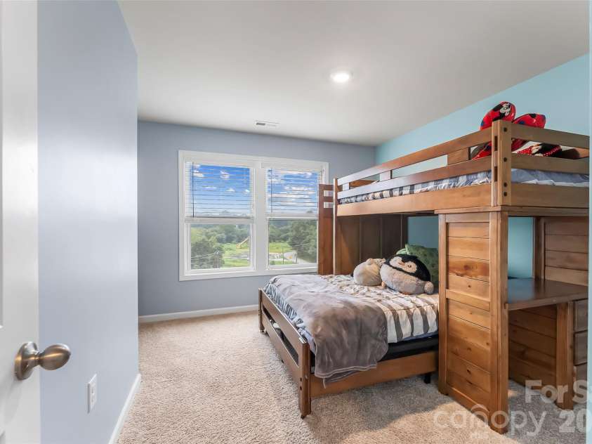 138 Creekview Road, Hendersonville, NC 28792.  MLS# CAR4416209, YatesRealty ID 49602. 