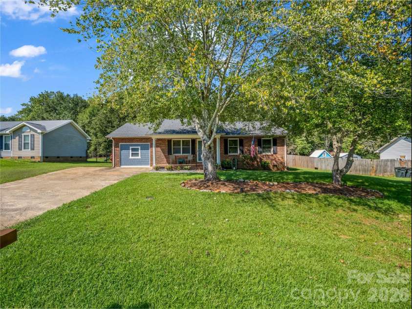 123 College Manor Drive, Shelby, NC 28152.  MLS# CAR4421019, YatesRealty ID 49604. 