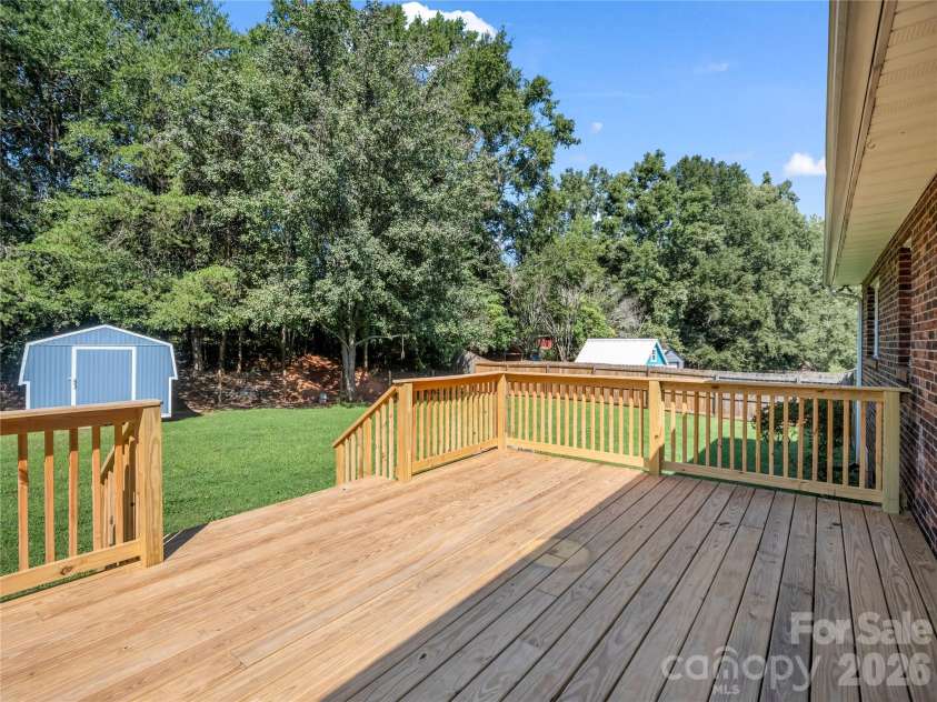 123 College Manor Drive, Shelby, NC 28152.  MLS# CAR4421019, YatesRealty ID 49604. Back Deck