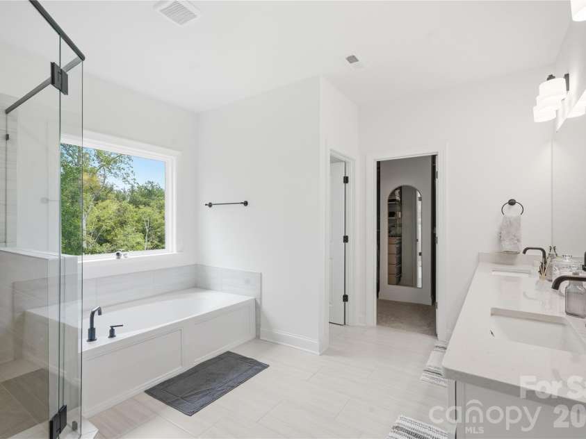 14703 Keyes Meadow Way, Huntersville, NC 28078.  MLS# CAR4420388, YatesRealty ID 49605. 