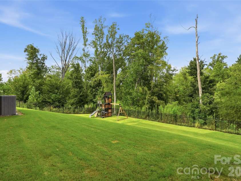 14703 Keyes Meadow Way, Huntersville, NC 28078.  MLS# CAR4420388, YatesRealty ID 49605. 