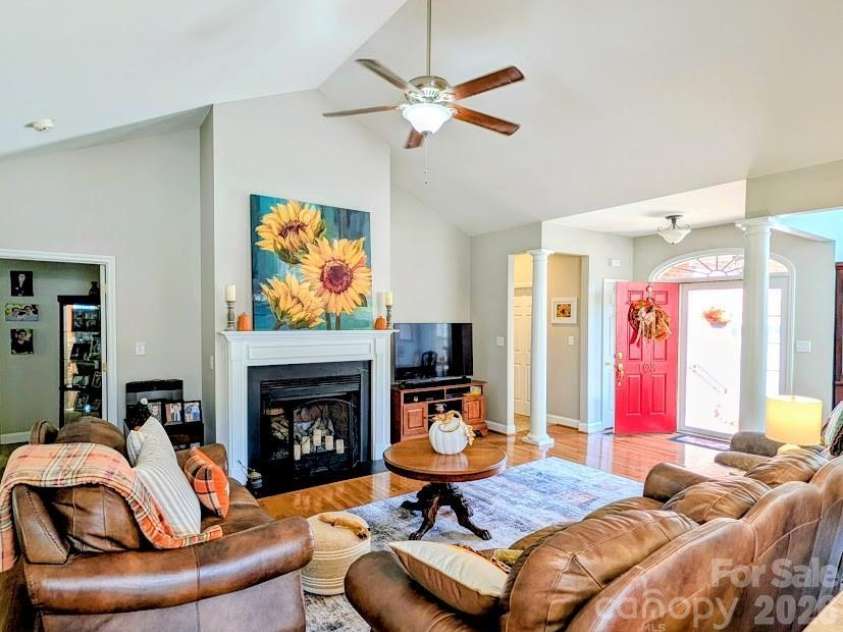 103 Henrys Glen Drive, Morganton, NC 28655.  MLS# CAR4422225, YatesRealty ID 49607. 