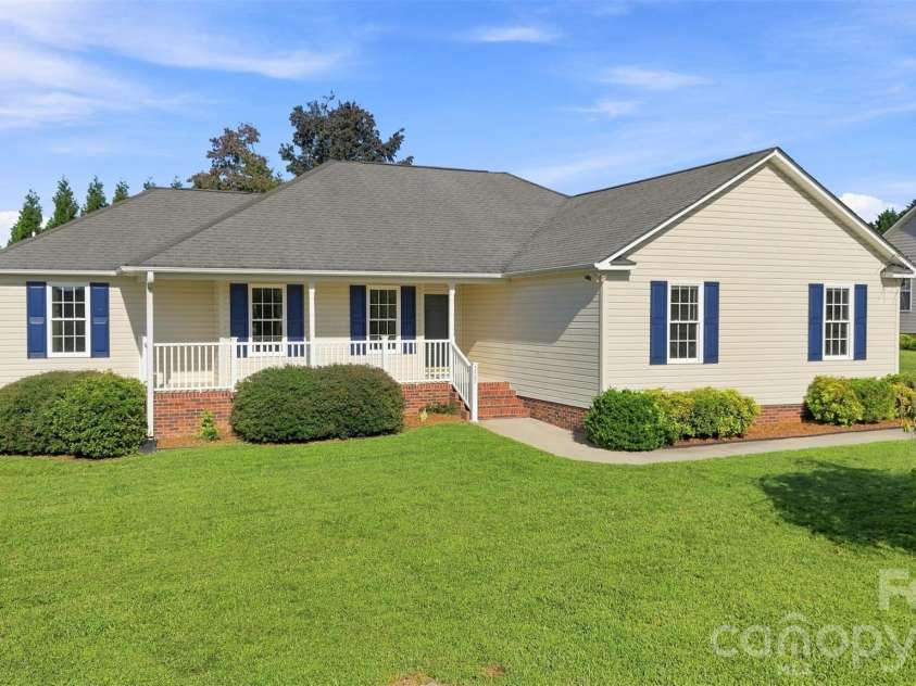 3707 Fieldhaven Court, Maiden, NC 28650.  MLS# CAR4422870, YatesRealty ID 49608. 