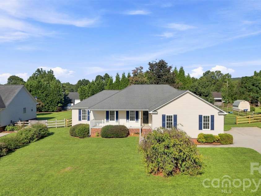 3707 Fieldhaven Court, Maiden, NC 28650.  MLS# CAR4422870, YatesRealty ID 49608. 