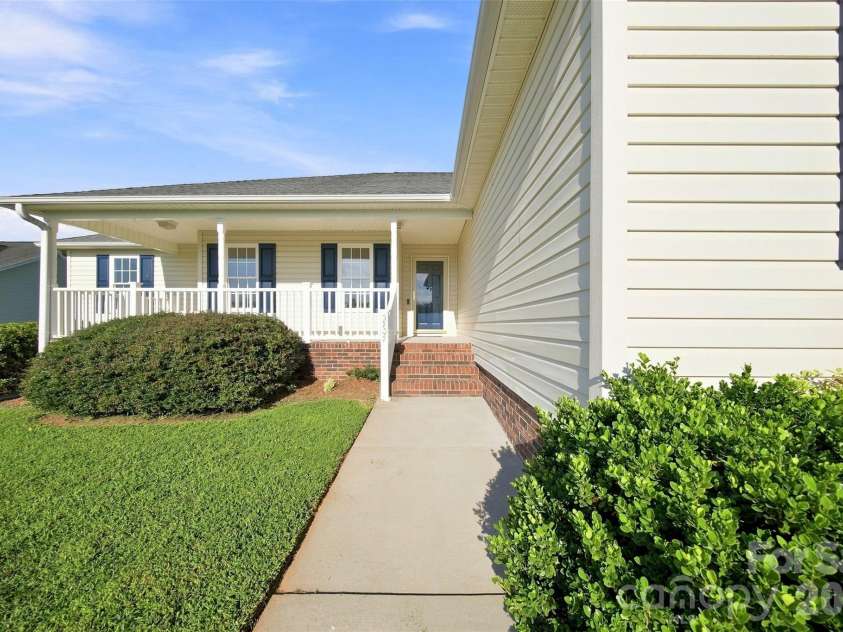 3707 Fieldhaven Court, Maiden, NC 28650.  MLS# CAR4422870, YatesRealty ID 49608. 