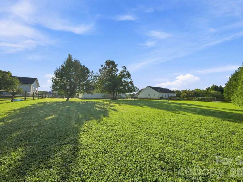 3707 Fieldhaven Court, Maiden, NC 28650.  MLS# CAR4422870, YatesRealty ID 49608. 