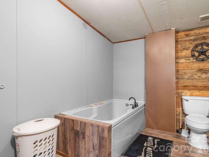 2461 Shadowbrook Drive, Lenoir, NC 28645.  MLS# CAR4420754, YatesRealty ID 49611. 