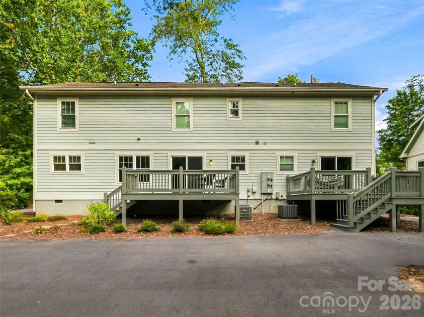 141 Courtland Avenue, Asheville, NC 28801.  MLS# CAR4418531, YatesRealty ID 49613. 