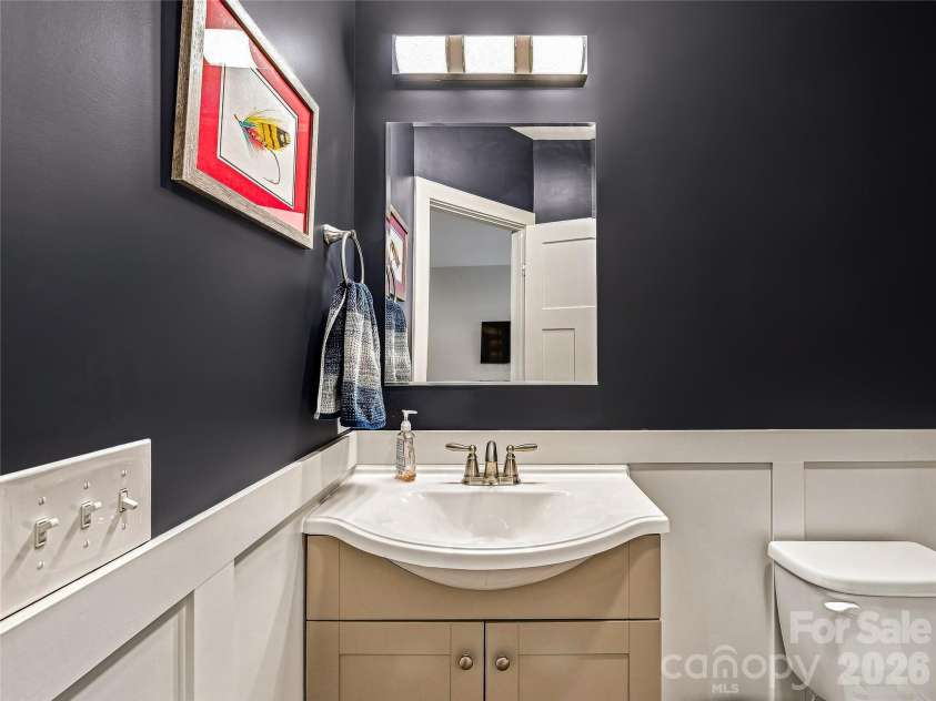 141 Courtland Avenue, Asheville, NC 28801.  MLS# CAR4418531, YatesRealty ID 49613. Half bath main level