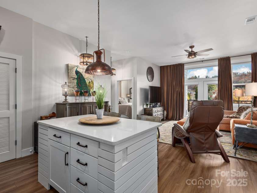 55 Market Street, Asheville, NC 28801.  MLS# CAR4321009, YatesRealty ID 4962. 