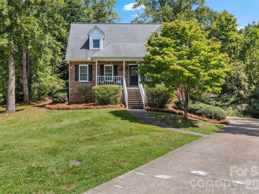 2513 Newington Court, Clemmons, NC 27012.  MLS# CAR4422934, YatesRealty ID 49621. 