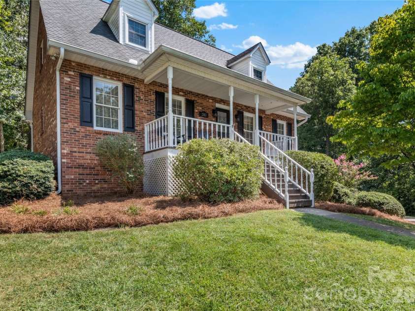 2513 Newington Court, Clemmons, NC 27012.  MLS# CAR4422934, YatesRealty ID 49621. 