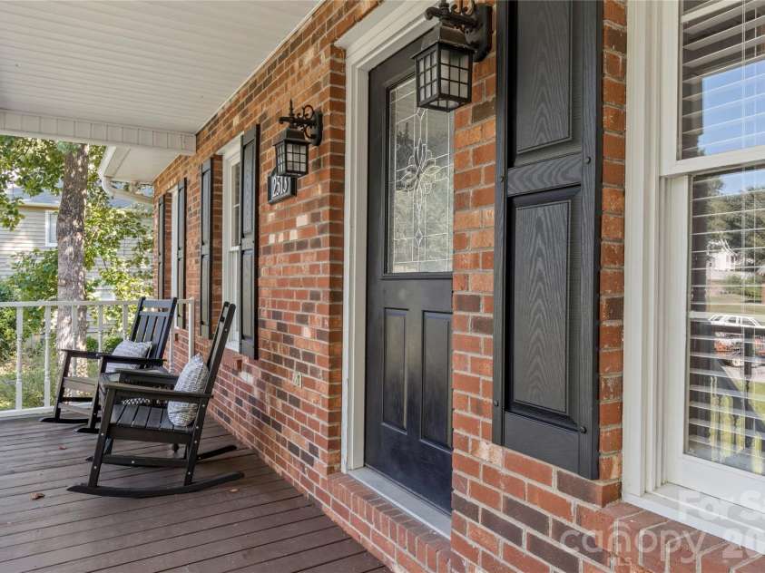 2513 Newington Court, Clemmons, NC 27012.  MLS# CAR4422934, YatesRealty ID 49621. 