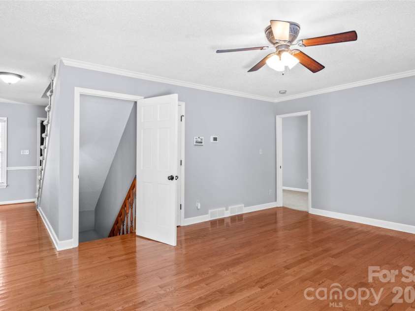 2513 Newington Court, Clemmons, NC 27012.  MLS# CAR4422934, YatesRealty ID 49621. 