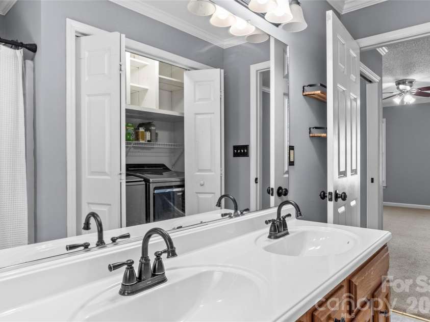 2513 Newington Court, Clemmons, NC 27012.  MLS# CAR4422934, YatesRealty ID 49621. 