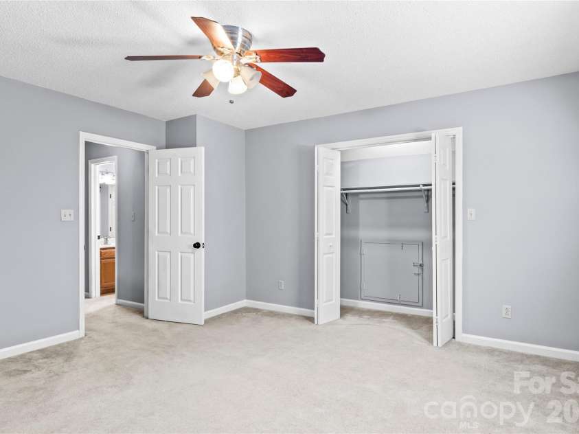 2513 Newington Court, Clemmons, NC 27012.  MLS# CAR4422934, YatesRealty ID 49621. 