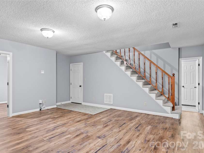 2513 Newington Court, Clemmons, NC 27012.  MLS# CAR4422934, YatesRealty ID 49621. 