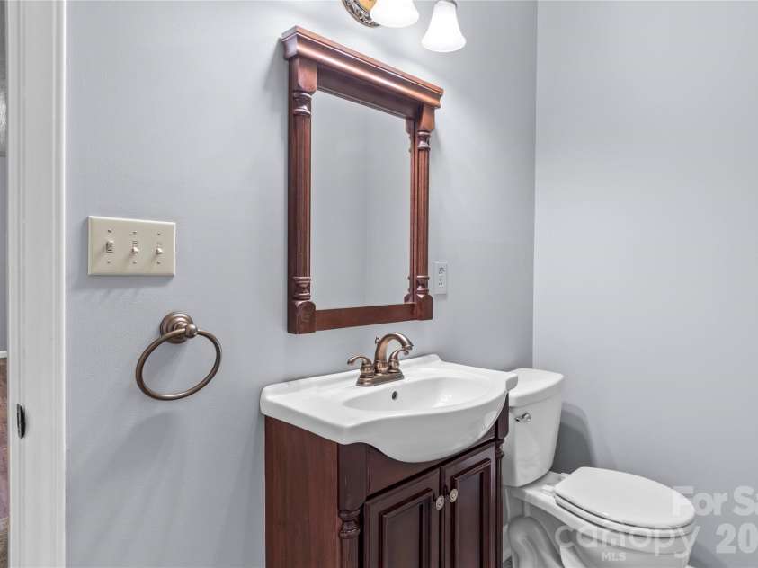 2513 Newington Court, Clemmons, NC 27012.  MLS# CAR4422934, YatesRealty ID 49621. 