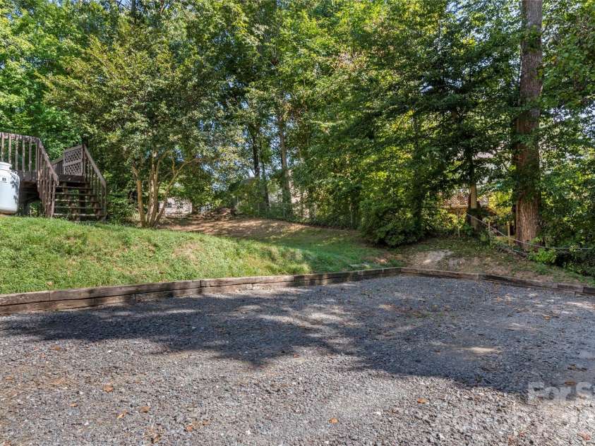 2513 Newington Court, Clemmons, NC 27012.  MLS# CAR4422934, YatesRealty ID 49621. 