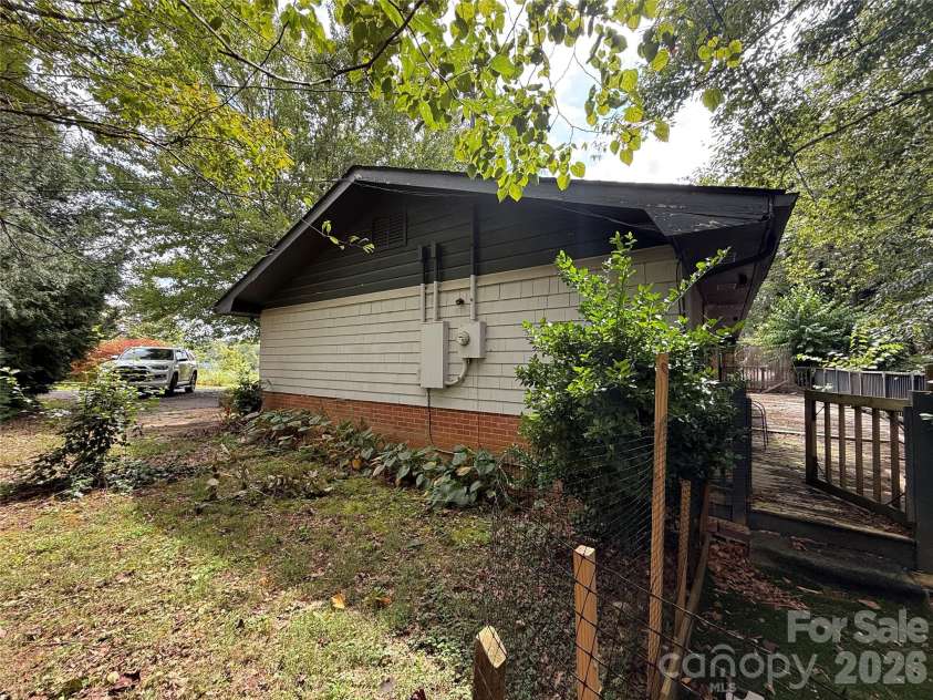 75 Enchantment Circle, Etowah, NC 28729.  MLS# CAR4420135, YatesRealty ID 49623. 
