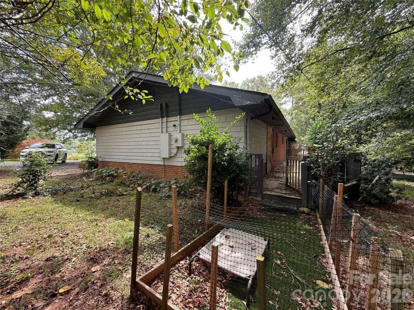 75 Enchantment Circle, Etowah, NC 28729.  MLS# CAR4420135, YatesRealty ID 49623. 
