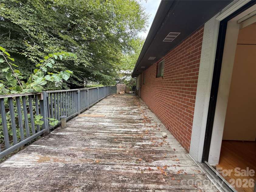 75 Enchantment Circle, Etowah, NC 28729.  MLS# CAR4420135, YatesRealty ID 49623. 
