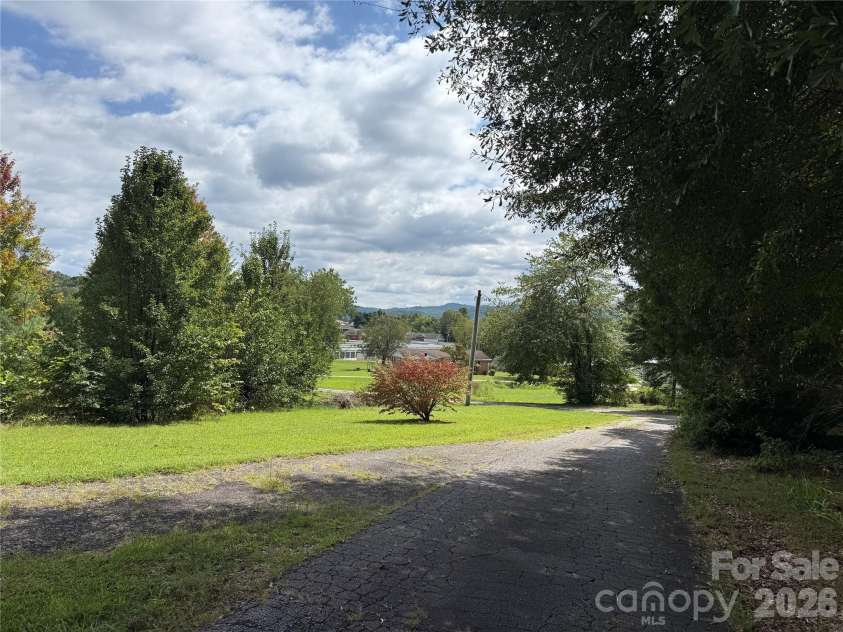 75 Enchantment Circle, Etowah, NC 28729.  MLS# CAR4420135, YatesRealty ID 49623. 