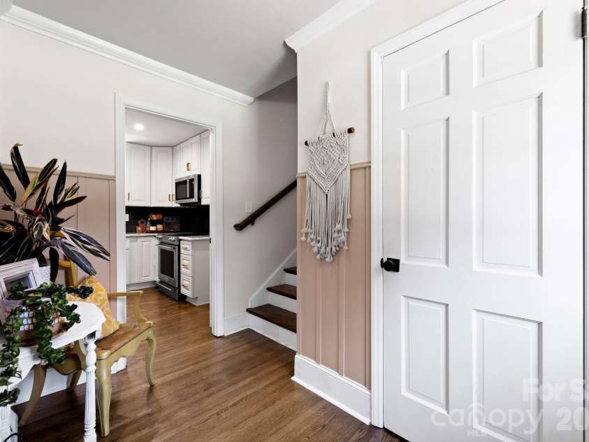 4021 Rutherford Drive, Charlotte, NC 28210.  MLS# CAR4420020, YatesRealty ID 49624. 