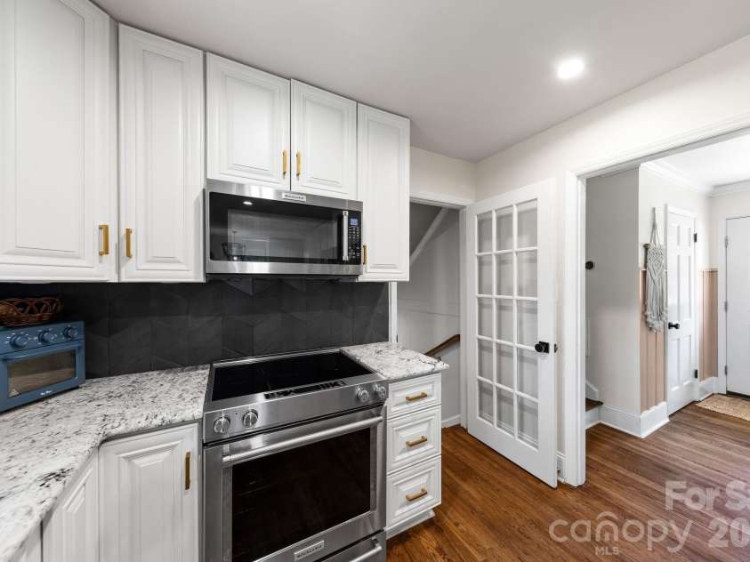 4021 Rutherford Drive, Charlotte, NC 28210.  MLS# CAR4420020, YatesRealty ID 49624. 