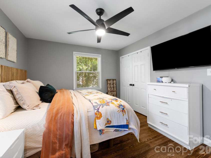 4021 Rutherford Drive, Charlotte, NC 28210.  MLS# CAR4420020, YatesRealty ID 49624. 